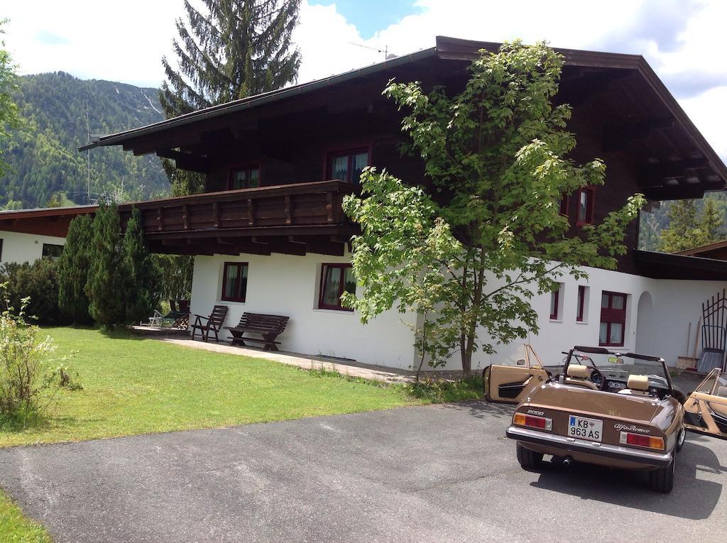 Freudenmacher Sankt Ulrich am Pillersee Ruang foto
